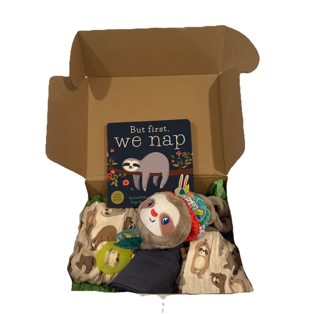 Unisex Newborn Sloth-Themed Baby Shower Gift, Book, Pajamas, Lovey & Blanket‎